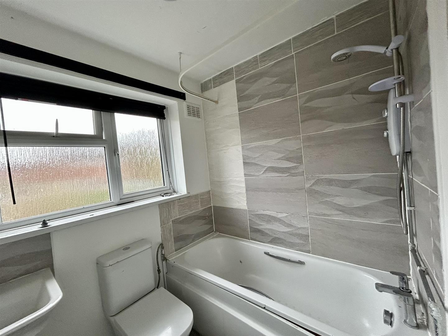 8, Highfields, Market Drayton, TF9 1BT